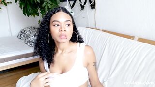 Great Jasmine Works Her Hole With the Toy