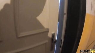 HUNT4K. Man counts cash while Goddess fiance jumps on hunters thick dick