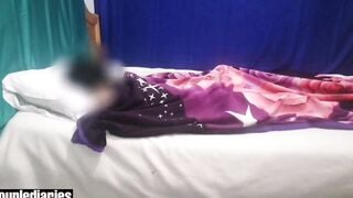 Arab stepmom wants to wake her stepson but she liked his cock