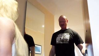 Blonde bodybuilding skank fucks with a tall dude on the sex date
