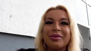 Blonde bodybuilding skank fucks with a tall dude on the sex date