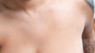 Turksih-German dark hair Cougar with long jugs pick up online