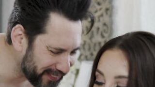 Cheating Wife Melissa Stratton Gets Pussy Fingered & Eaten By Tommy Pistol