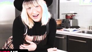 Step Sis Jessie Saint Getting Her Magic Pussy Filled With Step Brother's Goddess Love Potion - SisLovesMe