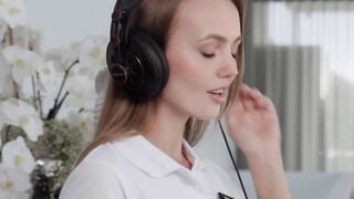 BLACKED Fangirl Sia has passionate affair with her DJ crush Bimbo two