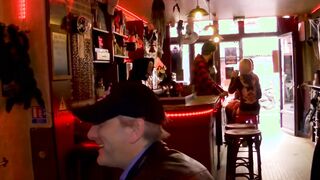 kiss of bar sex