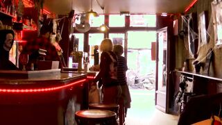 kiss of bar sex