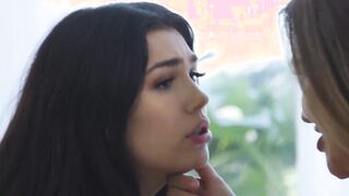 Gizelle Blanco Ass Swipes & Eats Arla Taylor's Pretty Shaved Pussy