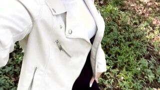 Beauty cougar with sunglasses gets banged rough