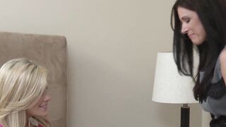India Summer licks and finger bangs her teenage girlfriend