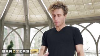 Brazzers - Vanessa Decker has a Humongous Hole inside her Yoga Leggings & Michael Vegas makes it even Bigger