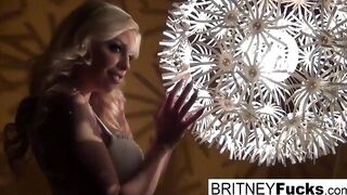 Bombshell blonde into a vintage tease and solo