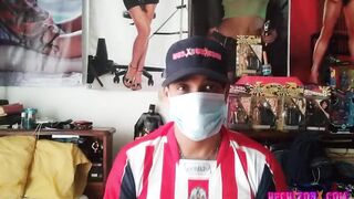 Enseñando mis nuevas mascaras. No sexo.