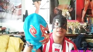Enseñando mis nuevas mascaras. No sexo.