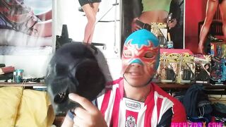 Enseñando mis nuevas mascaras. No sexo.