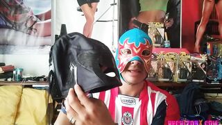 Enseñando mis nuevas mascaras. No sexo.