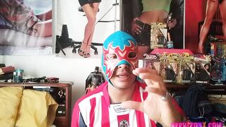 Enseñando mis nuevas mascaras. No sexo.