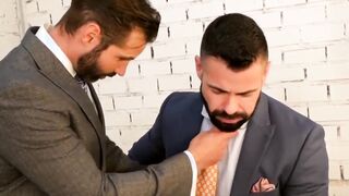 Hunk in suit and tie rimmed and fucked from behind