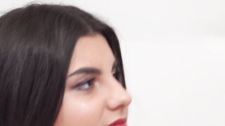 Young courtesan paid to spread legs for cock and facial