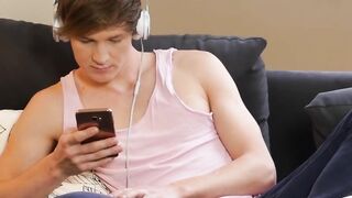 Twink is taking it raw doggy style after rimming lessons