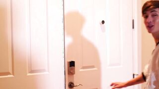 Amateur twinks butt banging in sweet threesome