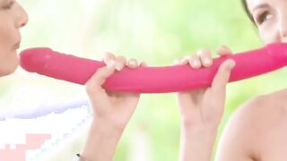 it's only natural to gape on vacation with your bf