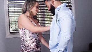 Slutty MILF sucks dick like pro and bangs like nasty girl 4K