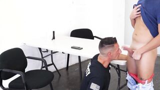 Horny officer Jax Thirio barefucked by twink Carter Del Rey