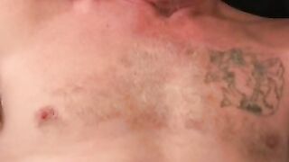 Solo older amateur puts his cock jerking skills to good use