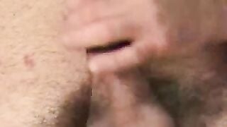 He knows how to jerk off his giant cock like a real pro