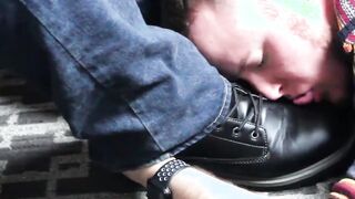 Feet licking and toe sucking with a dude going down on bear