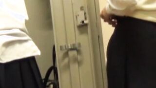 Young Japanese amateurs flash swimsuits for voyeur