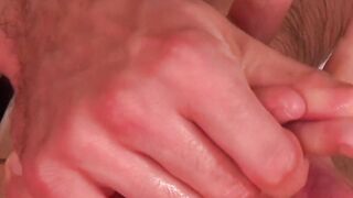 Homo strokes his customer after giving him a sensual massage