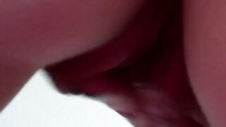 Mature Lisa Low cums twice while masturbating naked on bed