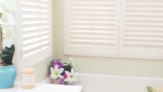 cleo clementine and jewelz blu seduce pussy and fuck each other