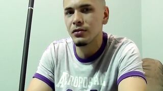 Latin amateur loves to show off his cock and his sexy body
