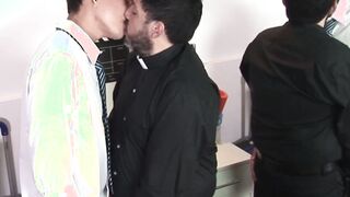 Hung daddy thrusts fat prick in tight hairy twink asshole