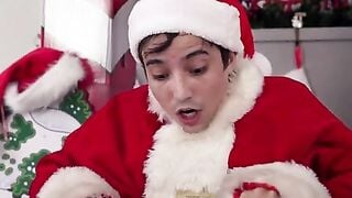 Eliza Ibarra is gets together with her friends Alicia Williams and Jazmin Luv to make