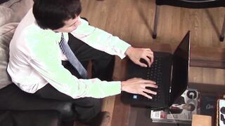 Hairy mature guy hammers a nerdy twink doggy style