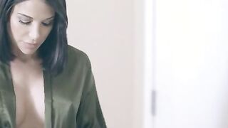 Jaclyn Taylor is hosting a foreign exchange school girl named Damon Dice, and she worries that he doesn't have much going