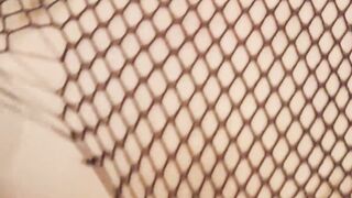 Curvy UK slut Summer Ray bouncing on dick in 3way