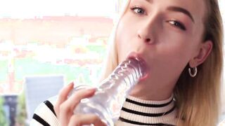 Mesmerizing Eurobabe Jenny Wild sticks dildo in her pussy