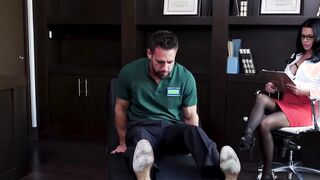 MILF psychologist Veronica Avluv squirts during anal fucking