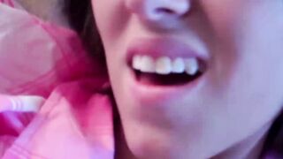 18yo amateur babe Velvetine hot vibrator pussy play