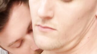 Buffed dude enjoy a massage before bareback breeding