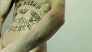 Tattoed guys Jarvis getting sweet blowjobs and handjobs