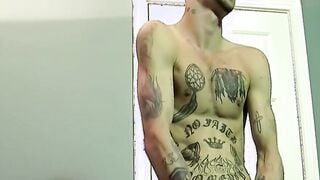 Tattoed guys Jarvis getting sweet blowjobs and handjobs