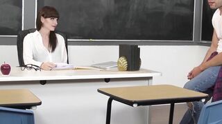 Sensual tbabe Natalie Mars blowing dick before hard banging