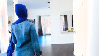 Mini Muslim Makes a Deal