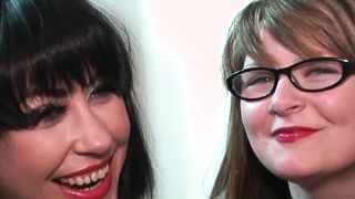 Big titted Isla Skye suck cocks at interracial bukkake party